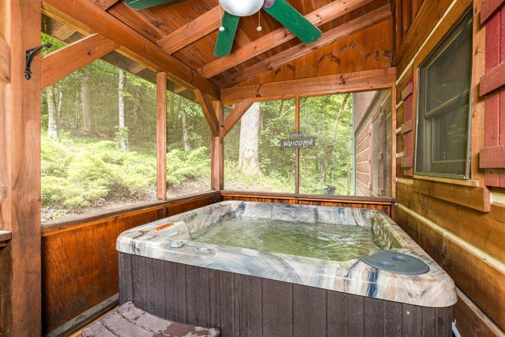 Pigeonforge Cabin Game Roomdog Friendlyhot Tub Pigeon Forge Zewnętrze zdjęcie